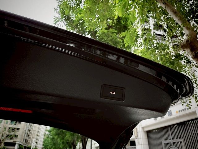 VOLKSWAGEN福斯 TOUAREG  第18張相片