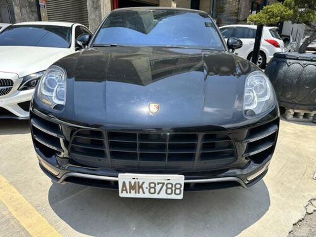 PORSCHE保時捷 MACAN TURBO  第3張相片