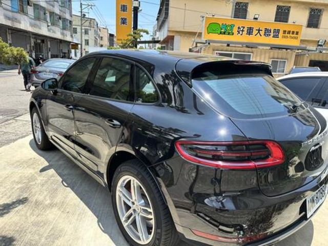 PORSCHE保時捷 MACAN TURBO  第4張相片