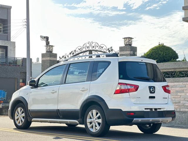 NISSAN日產 LIVINA  第7張相片