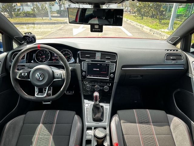 VOLKSWAGEN福斯 GOLF GTI  第15張相片