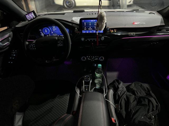 FORD福特 FOCUS ST  第7張相片