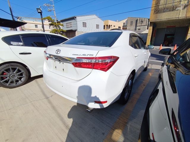 TOYOTA豐田 ALTIS  第3張相片