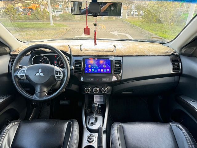MITSUBISHI三菱 OUTLANDER  第5張相片