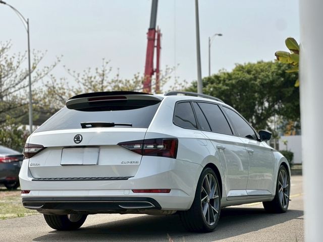 SKODA司科達 SUPERB COMBI  第2張相片