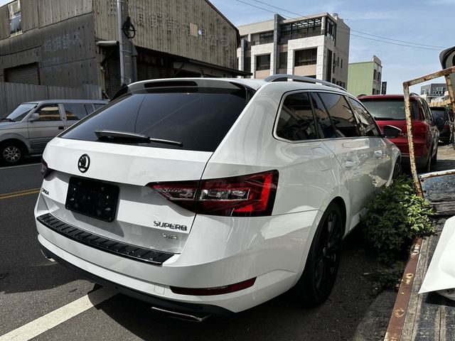 SKODA司科達 SUPERB COMBI  第2張相片