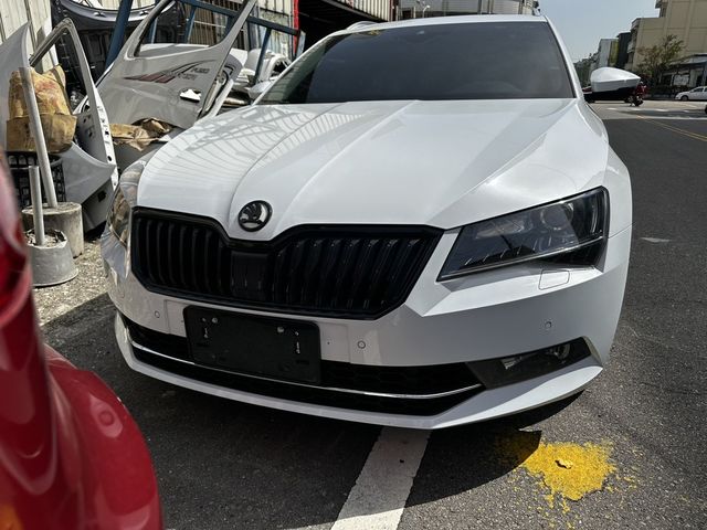 SKODA司科達 SUPERB COMBI  第3張相片