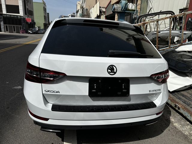 SKODA司科達 SUPERB COMBI  第4張相片