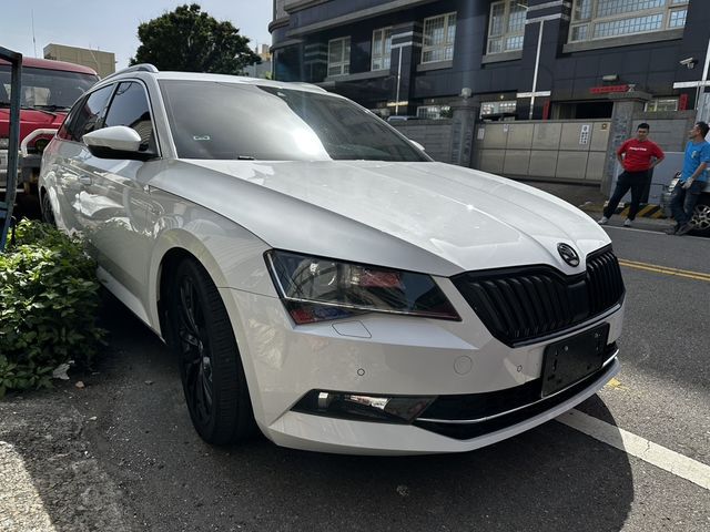 SKODA司科達 SUPERB COMBI  第7張相片