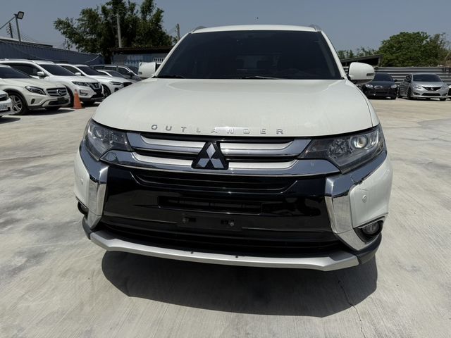 MITSUBISHI三菱 OUTLANDER  第3張相片