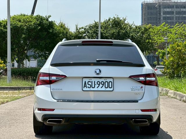 SKODA司科達 SUPERB COMBI  第4張相片