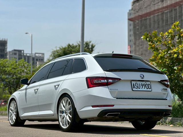 SKODA司科達 SUPERB COMBI  第5張相片