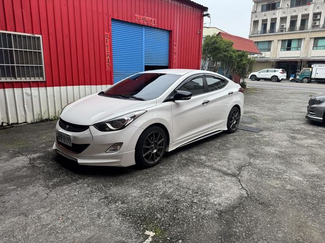 HYUNDAI現代 ELANTRA  第1張相片