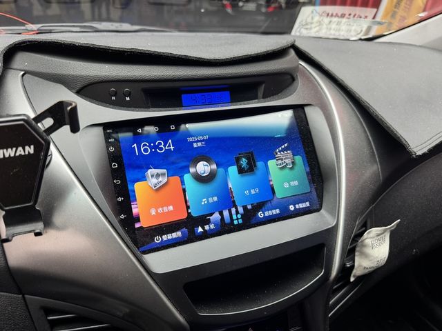 HYUNDAI現代 ELANTRA  第8張相片
