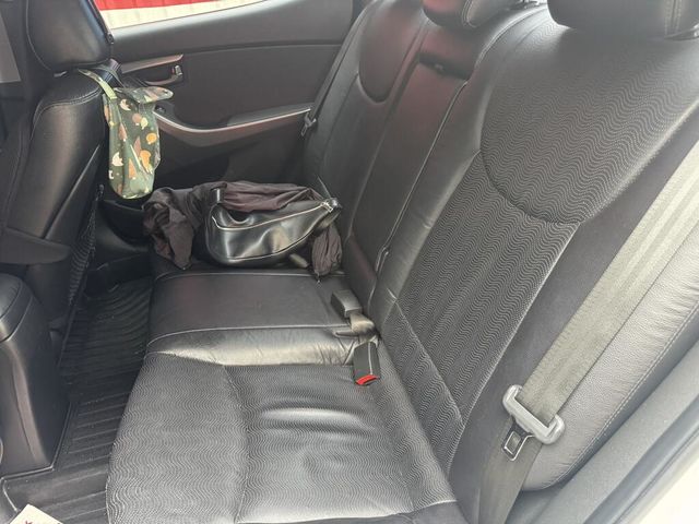 HYUNDAI現代 ELANTRA  第9張相片