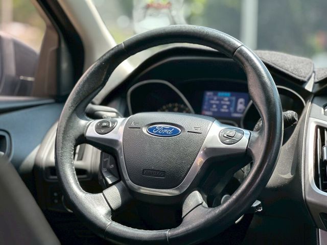 FORD福特 FOCUS  第14張相片