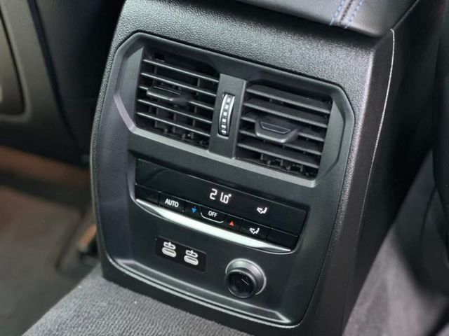 BMW寶馬 330I  第14張相片