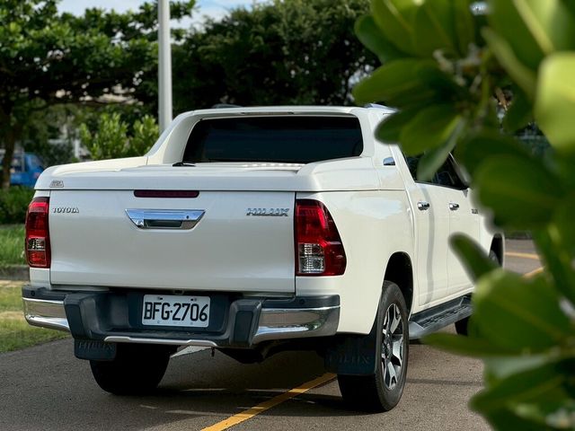 TOYOTA豐田 HILUX  第2張相片