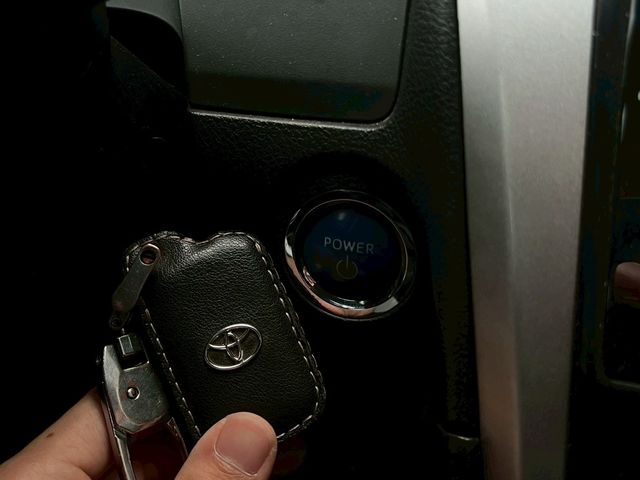 TOYOTA豐田 CAMRY HYBRID  第7張相片