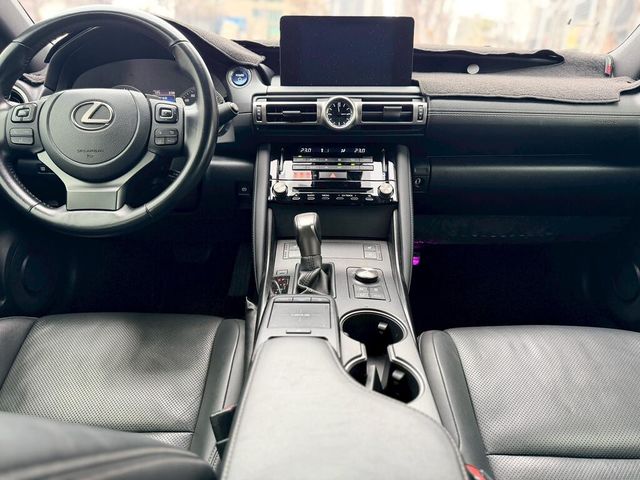 LEXUS凌志 IS 300H  第2張相片