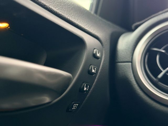 LEXUS凌志 IS 300H  第5張相片