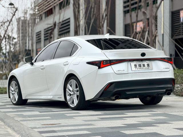 LEXUS凌志 IS 300H  第7張相片