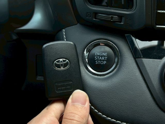 TOYOTA豐田 RAV4  第11張相片