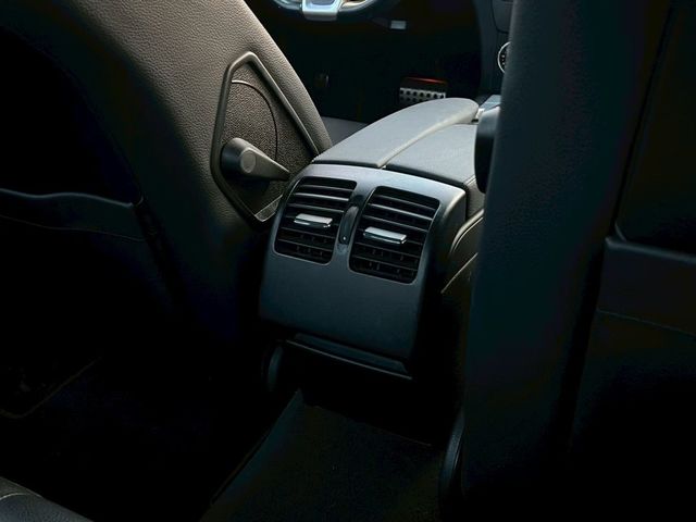 M-BENZ賓士 C250  第8張相片