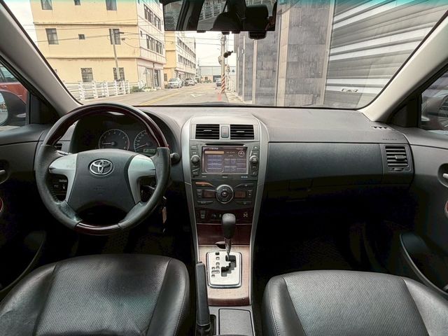 TOYOTA豐田 ALTIS  第3張相片