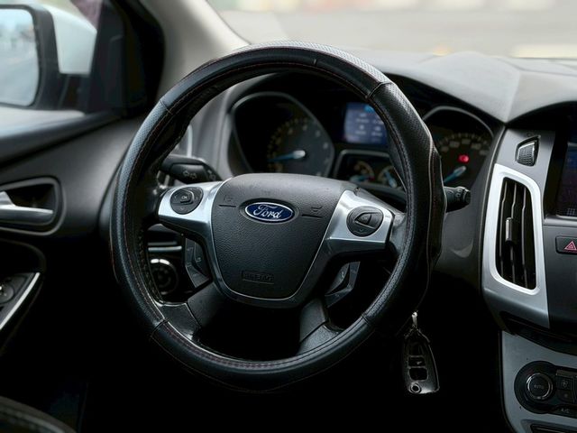 FORD福特 FOCUS  第3張相片