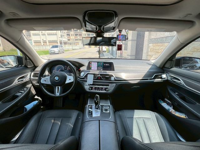 BMW寶馬 740I  第2張相片