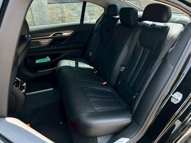 BMW寶馬 740I  第7張相片