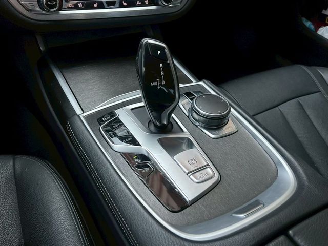 BMW寶馬 740I  第8張相片