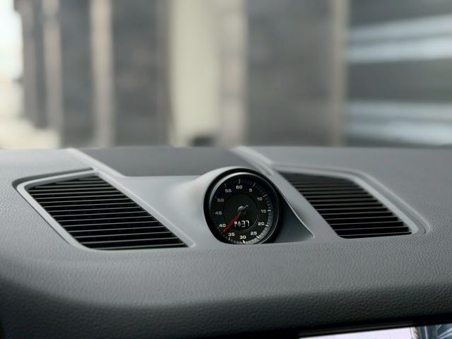 PORSCHE保時捷 CAYENNE  第9張相片