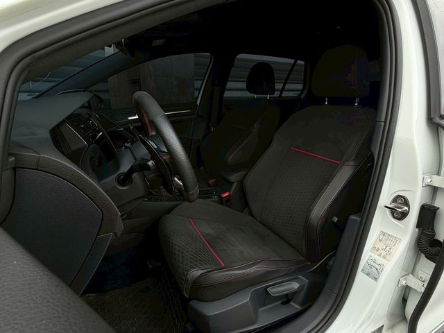 VOLKSWAGEN福斯 GOLF GTI  第3張相片