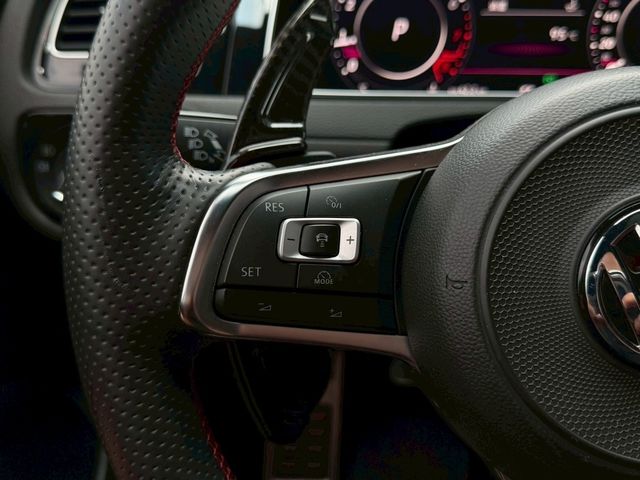 VOLKSWAGEN福斯 GOLF GTI  第5張相片