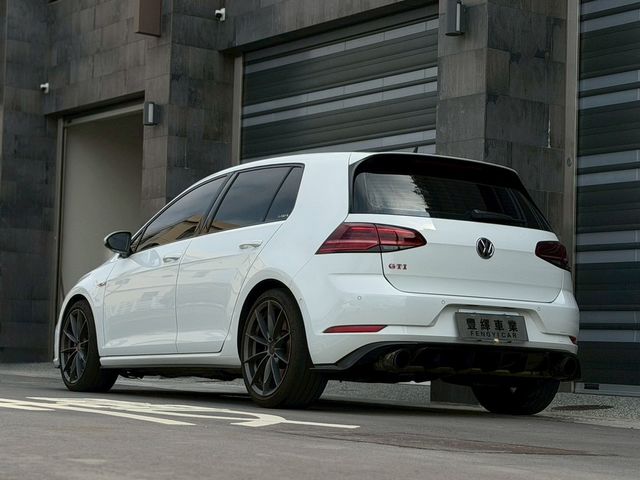 VOLKSWAGEN福斯 GOLF GTI  第9張相片