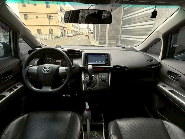 TOYOTA豐田 WISH  第2張相片