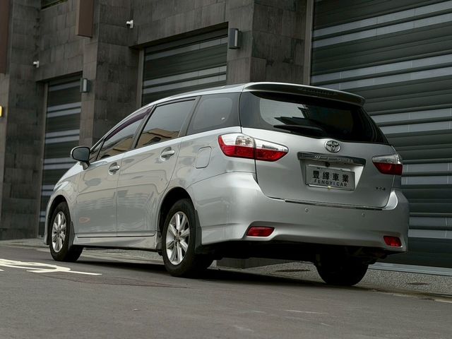 TOYOTA豐田 WISH  第8張相片