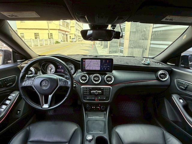 M-BENZ賓士 CLA250  第2張相片