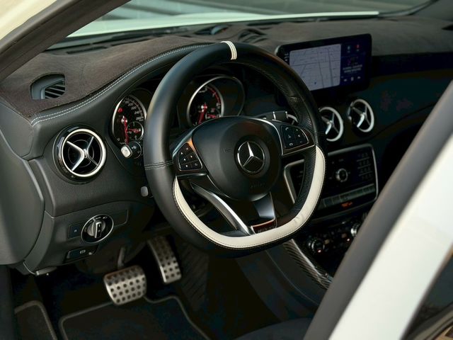 M-BENZ賓士 GLA250  第2張相片