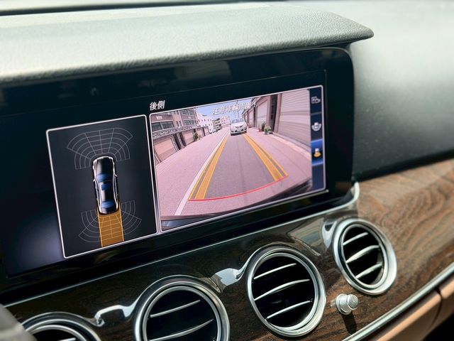 M-BENZ賓士 E300  第3張相片