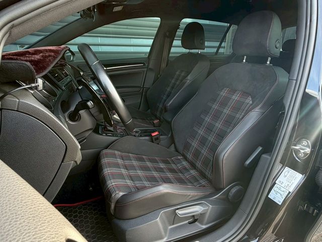 VOLKSWAGEN福斯 GOLF GTI  第4張相片