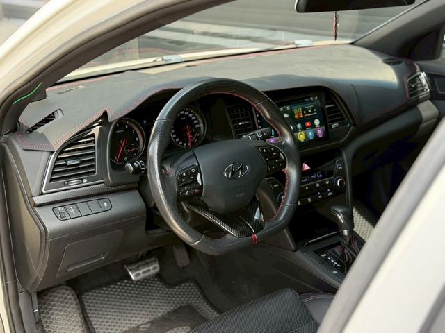 HYUNDAI現代 ELANTRA  第3張相片