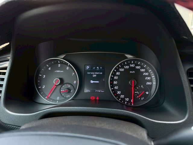 HYUNDAI現代 ELANTRA  第8張相片