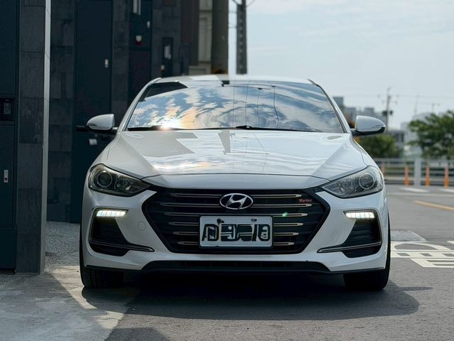 HYUNDAI現代 ELANTRA  第13張相片