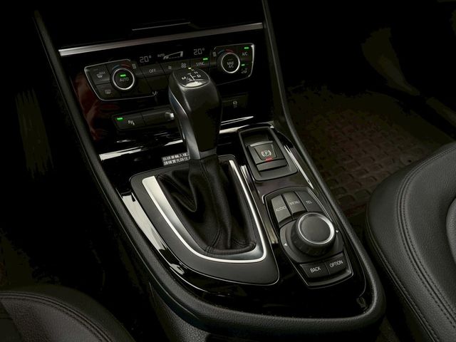 BMW寶馬 218D  第13張相片