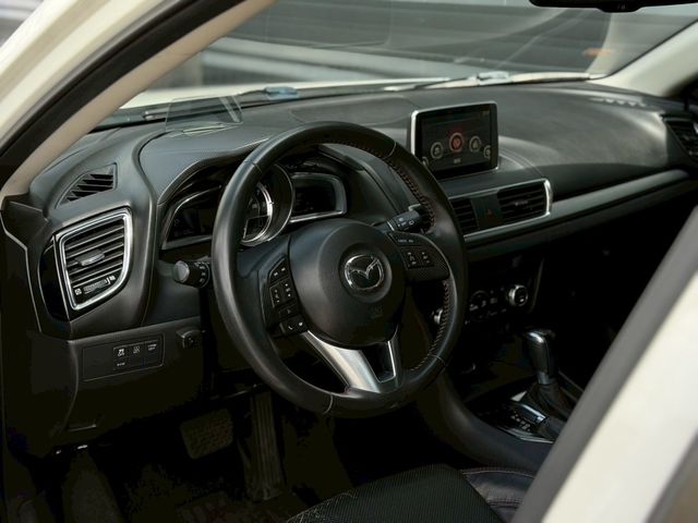 MAZDA馬自達 MAZDA 3  第3張相片