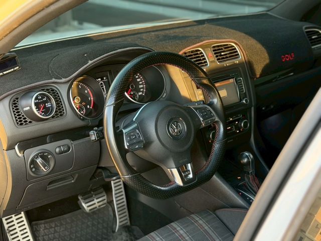 VOLKSWAGEN福斯 GOLF GTI  第2張相片