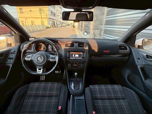 VOLKSWAGEN福斯 GOLF GTI  第3張相片